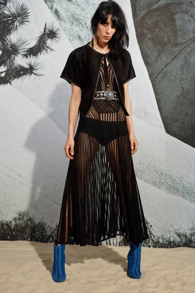 Look 28